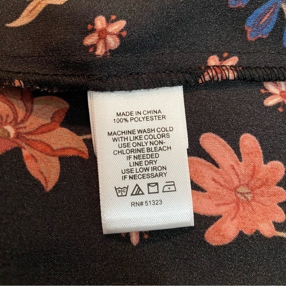 NWT CeCe Floral Long Sleeve Blouse‎ - Picture 8 of 8